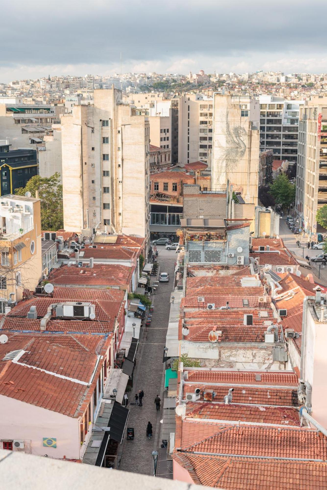 Seaview-city-ladadika-apartment